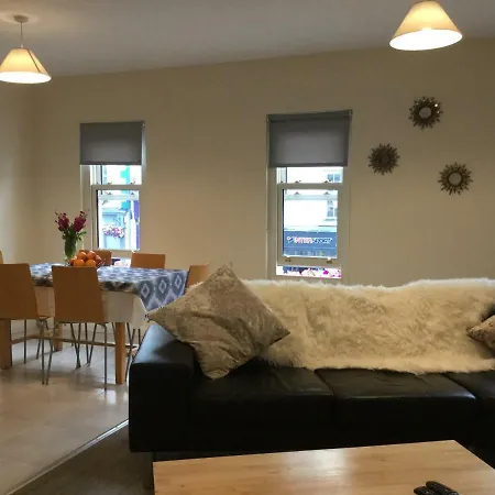 Rose Alley Apartment *