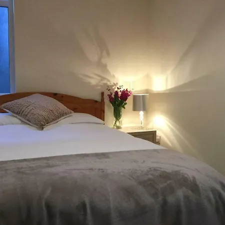 Rose Alley Apartment